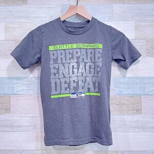 SEATTLE SEAHAWKS Prepare Engage Defeat Graphic Tee Gray NFL Cotton Boys Small 8